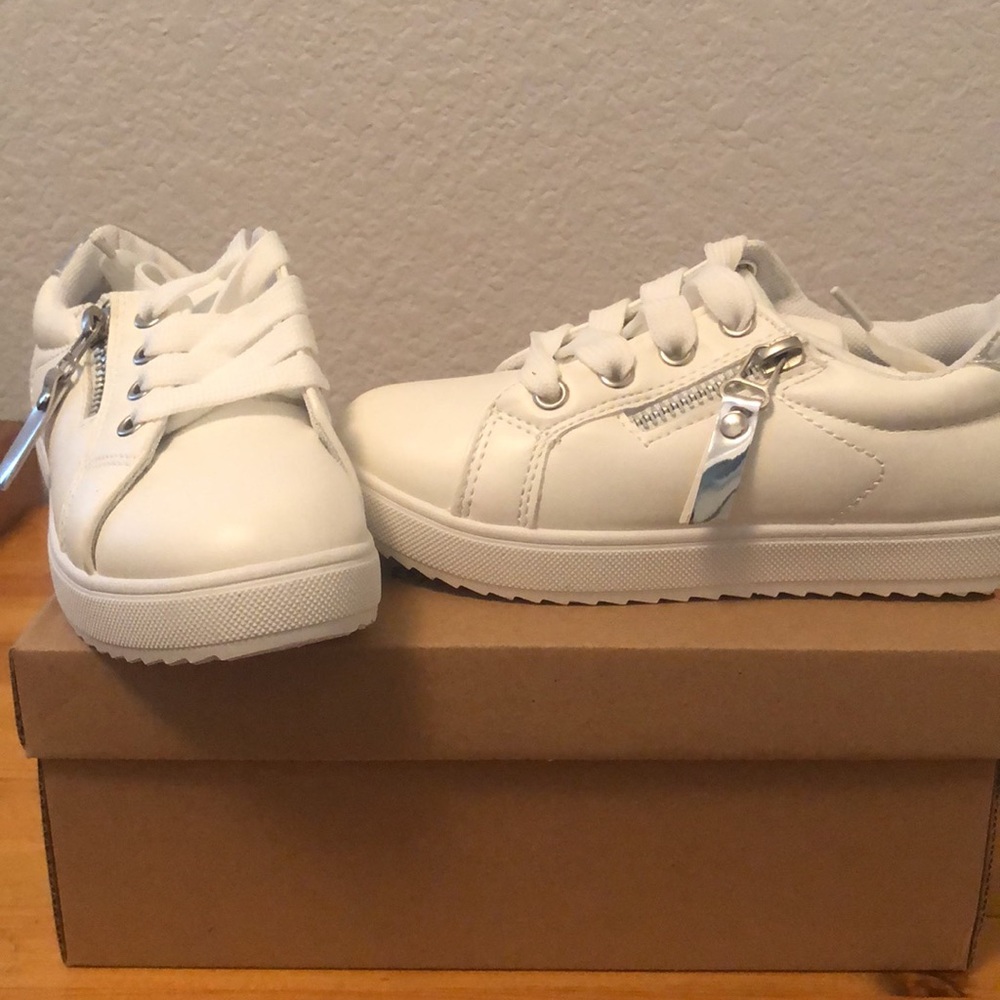 Brand new, white zip accent sneakers, little kid size 11